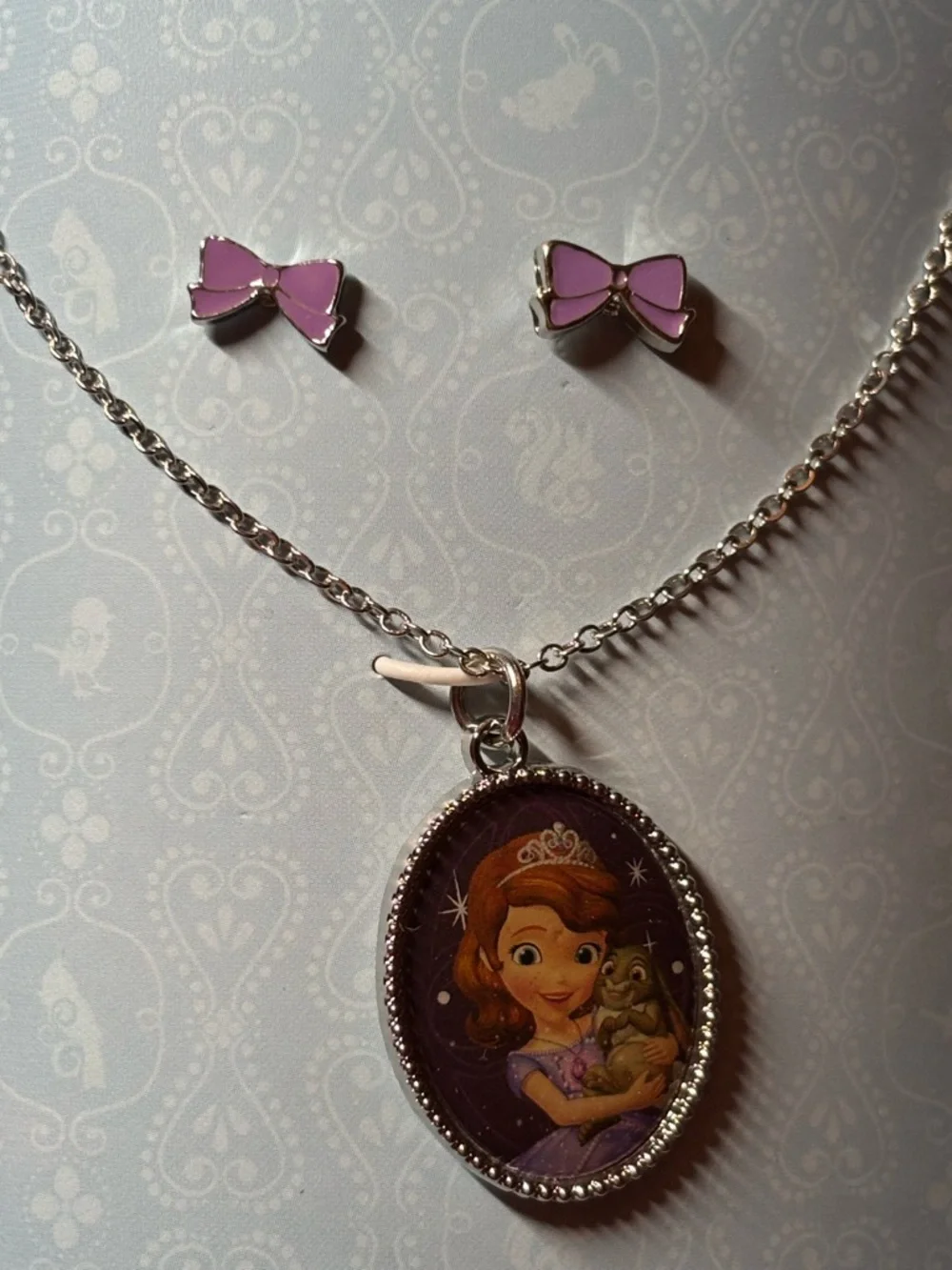 Avon-3 necklaces-2 rings-3 prs earrings; child’s earring-necklace set by Jacmel. - Picture 6 of 13